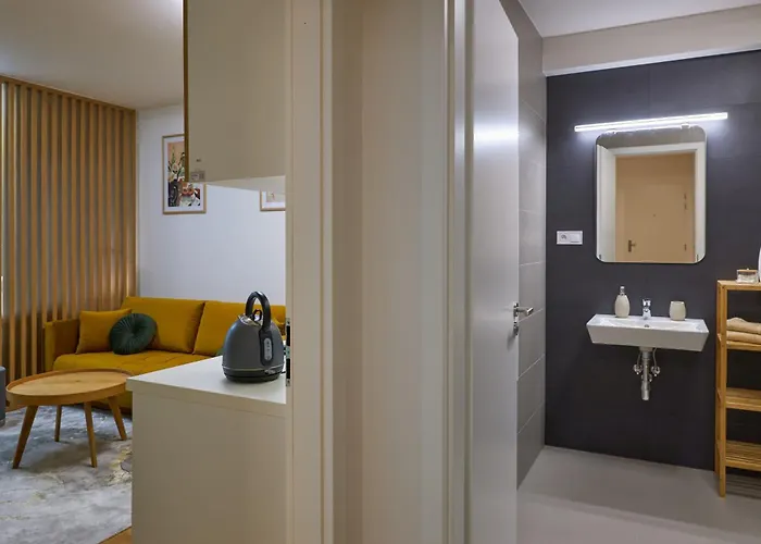 Alfa 2 Free Parking Ac Near Center 아파트 *