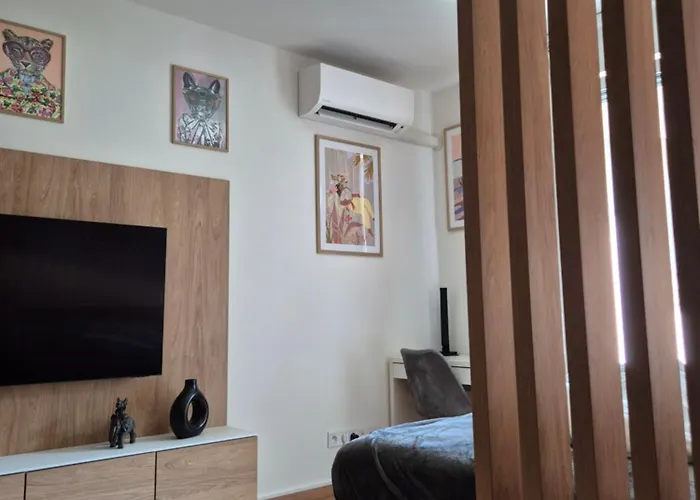 Alfa 2 Free Parking Ac Near Center 아파트 *